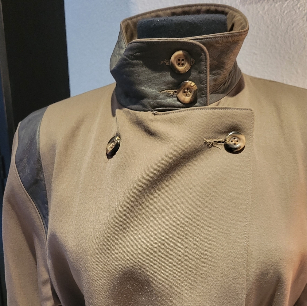 Wool Coat With Leather Inserts. - image 2